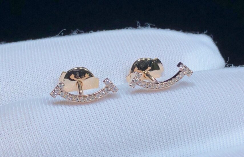 Реплика Серьги Smile из розового золота с бриллиантами из Китая
