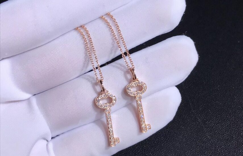 Реплика Подвеска Tiffany & Co White Gold and Diamonds Oval Key Pendant из Китая