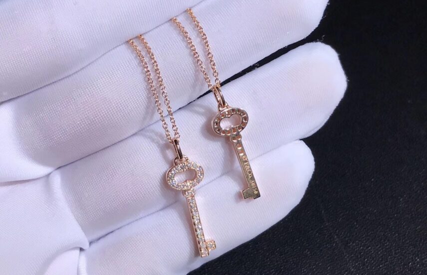Реплика Подвеска Tiffany & Co White Gold and Diamonds Oval Key Pendant из Китая