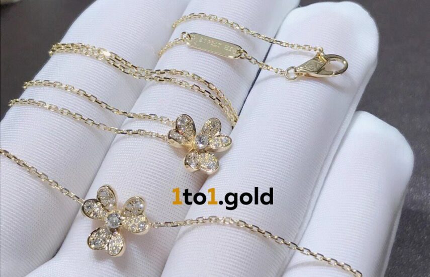 Реплика Van Cleef & Arpels Vintage Alhambra Lapis Lazuli Yellow Gold 1 Motif Bracelet из Китая