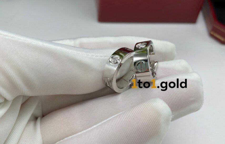 Реплика Cartier LOVE earrings 2 diamonds из Китая