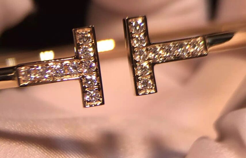 Реплика Tiffany T Diamond Wire Bracelet in Yellow Gold из Китая