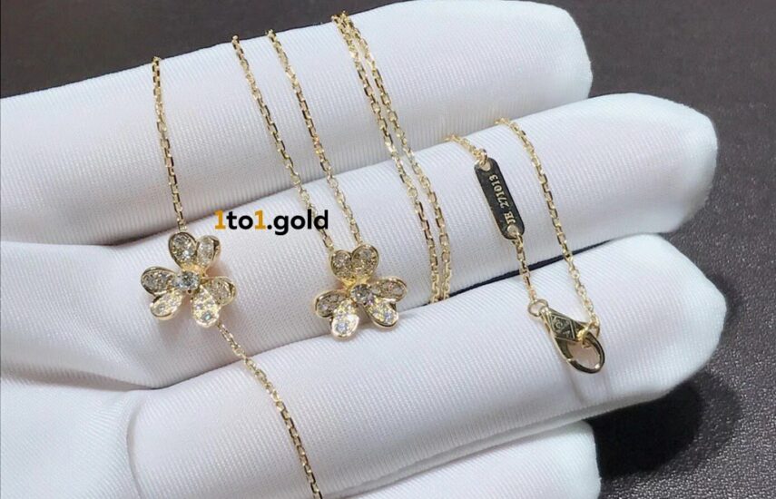 Реплика Van Cleef & Arpels Vintage Alhambra Lapis Lazuli Yellow Gold 1 Motif Bracelet из Китая