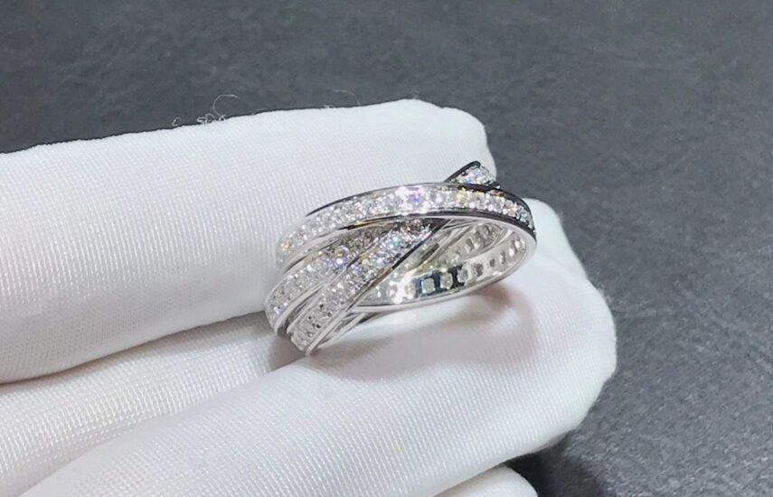 Реплика Бриллиантовое кольцо спираль из Китая