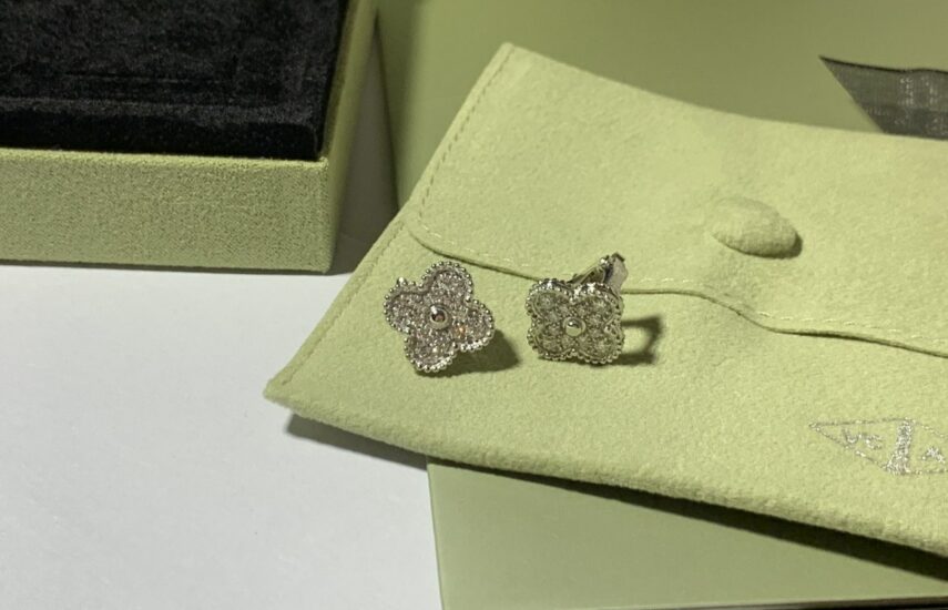 Реплика Sweet Alhambra bracelet & Sweet Alhambra earstuds из Китая