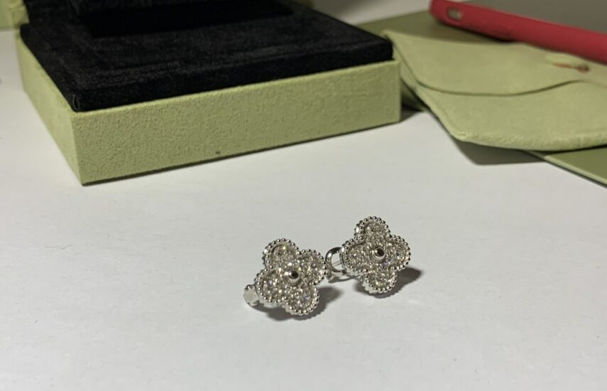 Реплика Sweet Alhambra bracelet & Sweet Alhambra earstuds из Китая